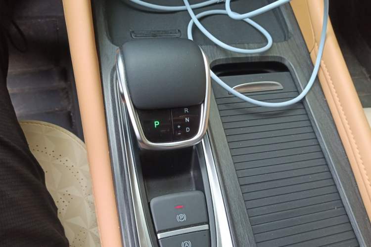 Used Chery Arrizo 8 PRO 2025 Pro 1.6T Luxury Model+ Gear Lever