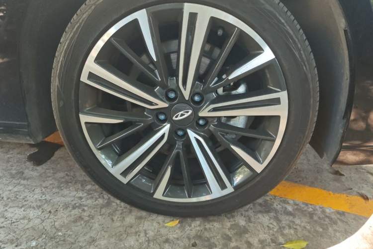 Used Chery Arrizo 8 PRO 2025 Pro 1.6T Luxury Model Right Front Wheel Hub