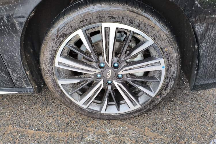 Used Chery Arrizo 8 PRO 2025 Pro 1.6T Luxury Model Right Front Wheel Hub
