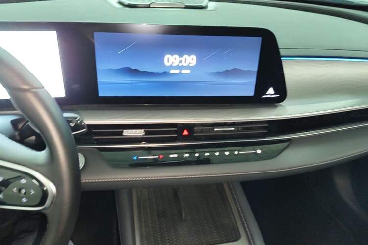 Used Chery Arrizo 8 PRO 2025 Pro 1.6T Luxury Model Audio And AC Panel