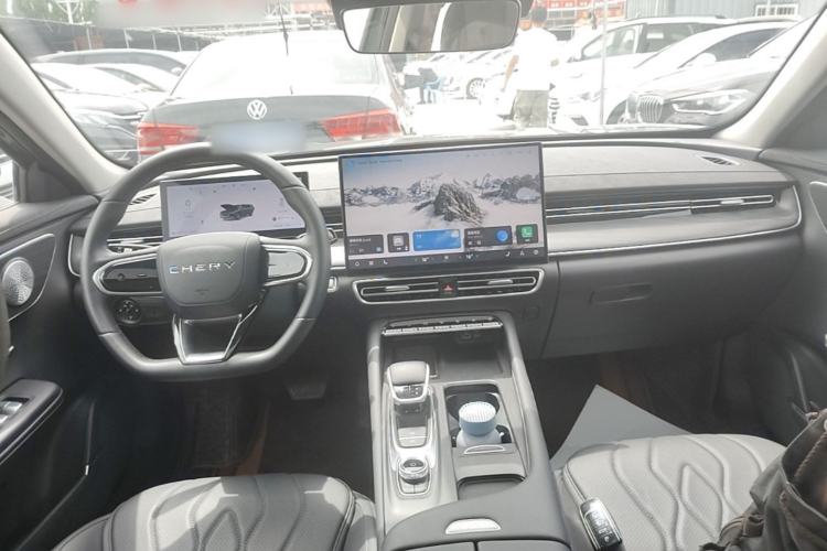 Used Chery Arrizo 8 PRO 2025 Pro 1.6T Luxury Model+ Center Console