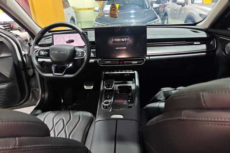 Used Chery Arrizo 8 PRO 2025 Model Pro 2.0T Luxury Version Center Console