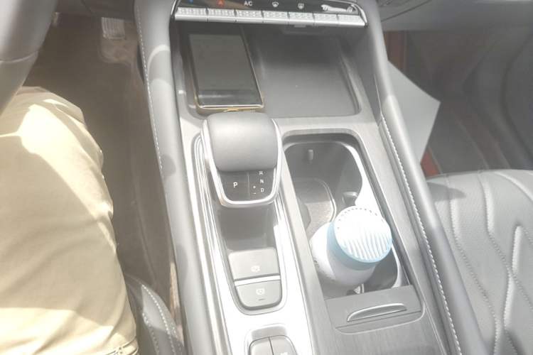 Used Chery Arrizo 8 PRO 2025 Pro 1.6T Luxury Model+ Gear Lever