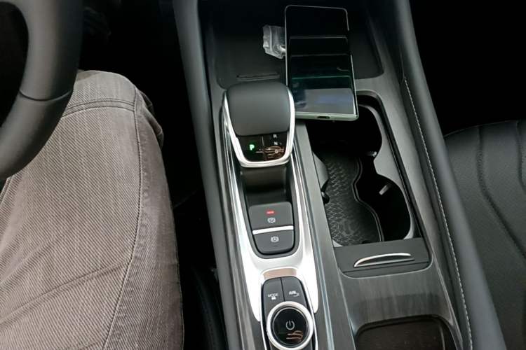 Used Chery Arrizo 8 PRO 2025 Pro 1.6T Luxury Model+ Gear Lever
