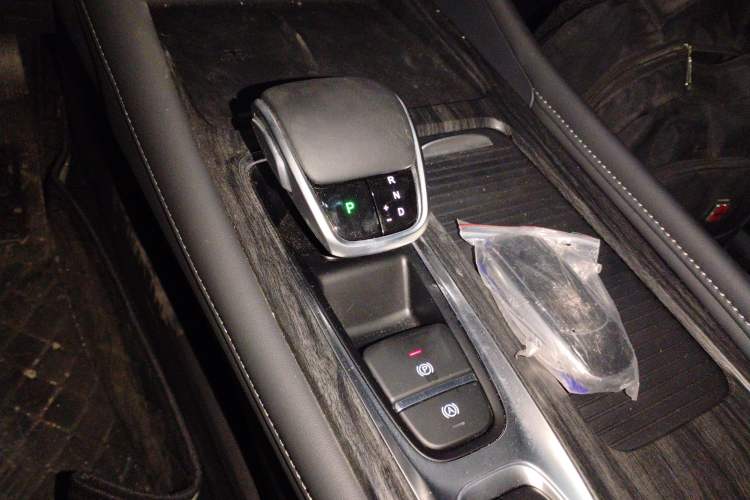 Used Chery Arrizo 8 PRO 2025 Pro 1.6T Luxury Model+ Gear Lever