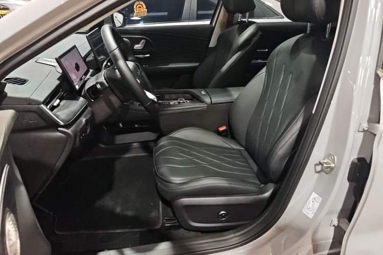 Used Chery Arrizo 8 PRO 2025 Model Pro 2.0T Luxury Version Left Front Seat