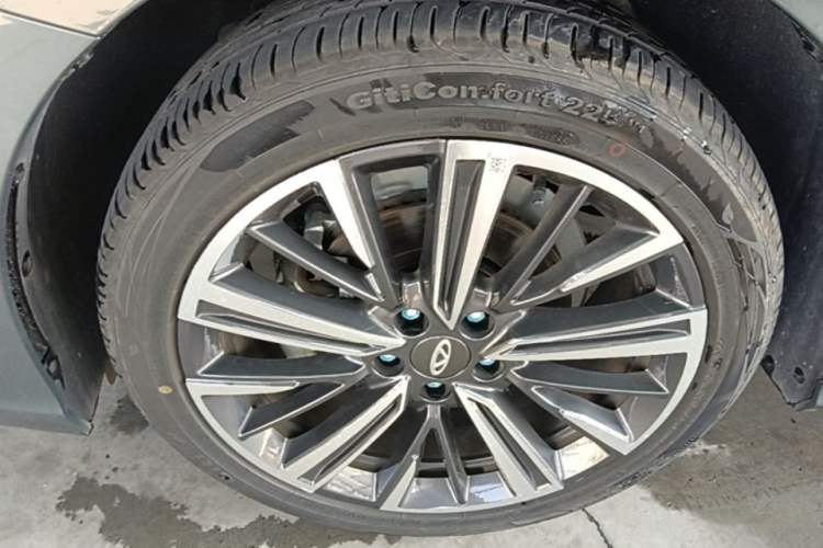 Used Chery Arrizo 8 PRO 2025 Pro 1.6T Luxury Model+ Left Front Wheel Hub