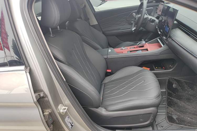 Used Chery Arrizo 8 PRO 2025 Pro 1.6T Comfort Version Right Front Seat