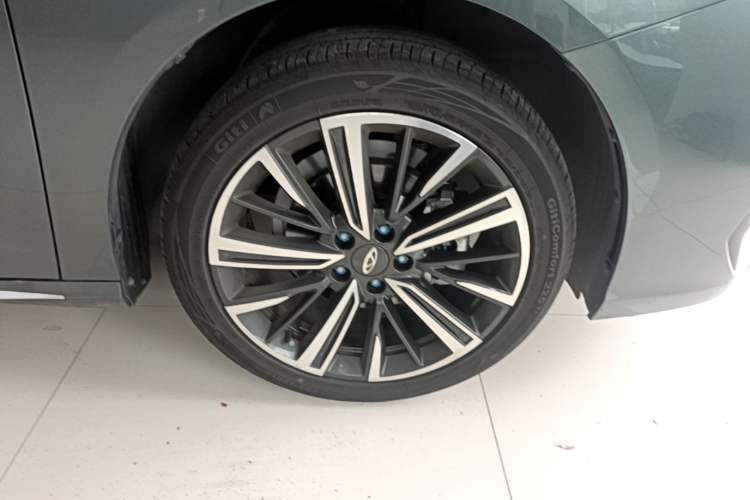 Used Chery Arrizo 8 PRO 2025 Pro 1.6T Luxury Model+ Right Front Wheel Hub