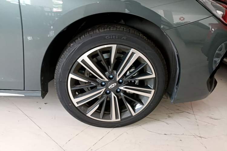 Used Chery Arrizo 8 PRO 2025 Pro 1.6T Luxury Model+ Right Front Wheel Hub