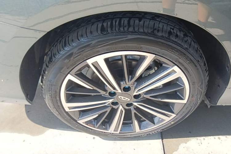 Used Chery Arrizo 8 PRO 2025 Pro 1.6T Luxury Model+ Right Rear Wheel Hub