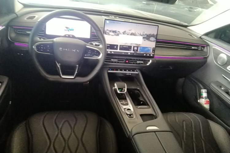 Used Chery Arrizo 8 PRO 2025 Model Pro 2.0T Prestige Version Center Console