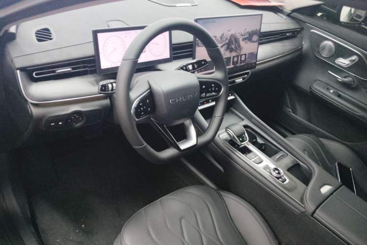 Used Chery Arrizo 8 PRO 2025 Pro 1.6T Luxury Model Center Console