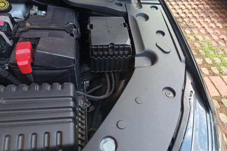 Used Chery Arrizo 8 PRO 2025 Model Pro 2.0T Prestige Version Engine Bay Left