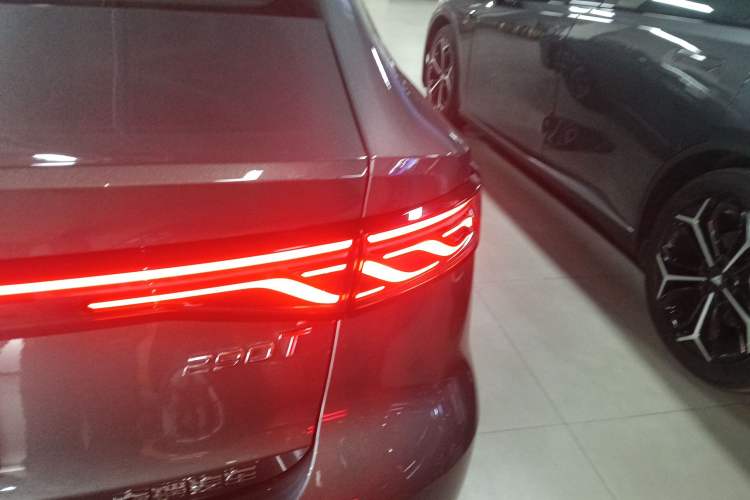Used Chery Arrizo 8 PRO 2025 Pro 1.6T Luxury Model+ Exterior 3