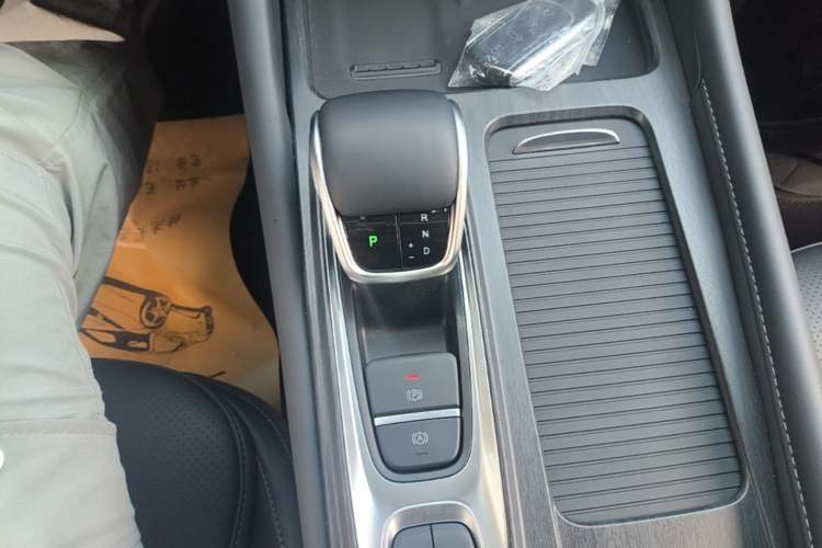 Used Chery Arrizo 8 PRO 2025 Pro 1.6T Luxury Model+ Gear Lever