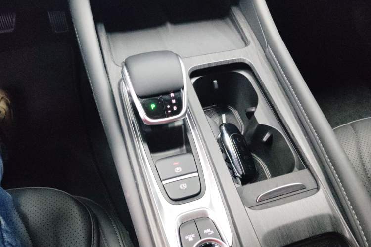 Used Chery Arrizo 8 PRO 2025 Pro 1.6T Luxury Model Gear Lever