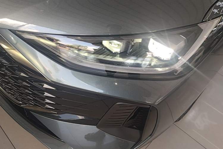 Used Chery Arrizo 8 PRO 2025 Pro 1.6T Comfort Version Left Front Headlight