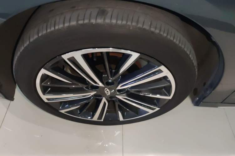 Used Chery Arrizo 8 PRO 2025 Pro 1.6T Luxury Model+ Left Front Wheel Hub