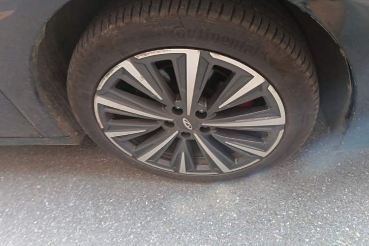 Used Chery Arrizo 8 PRO 2025 Model Pro 2.0T Prestige Version Right Front Wheel Hub