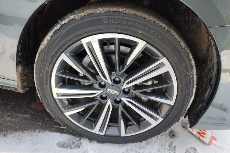 Used Chery Arrizo 8 PRO 2025 Pro 1.6T Standard Model Right Front Wheel Hub