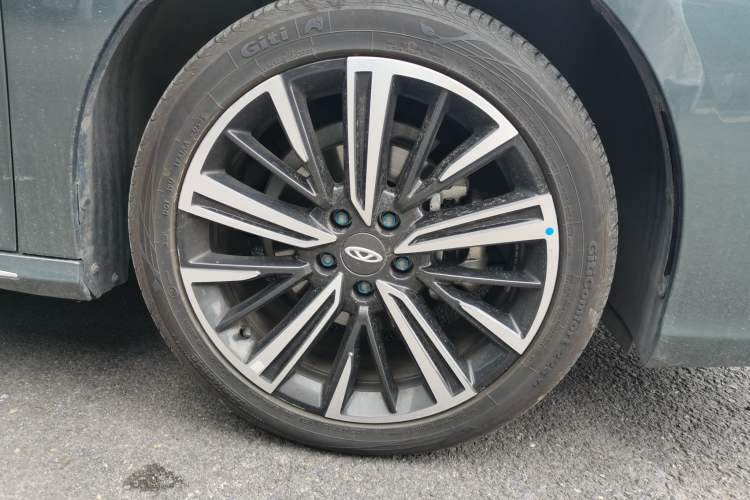 Used Chery Arrizo 8 PRO 2025 Pro 1.6T Luxury Model+ Right Front Wheel Hub