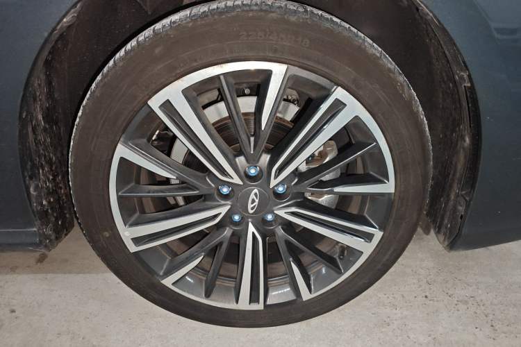 Used Chery Arrizo 8 PRO 2025 Pro 1.6T Luxury Model Right Front Wheel Hub