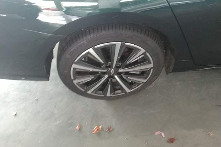 Used Chery Arrizo 8 PRO 2025 Model Pro 2.0T Prestige Version Right Rear Wheel Hub