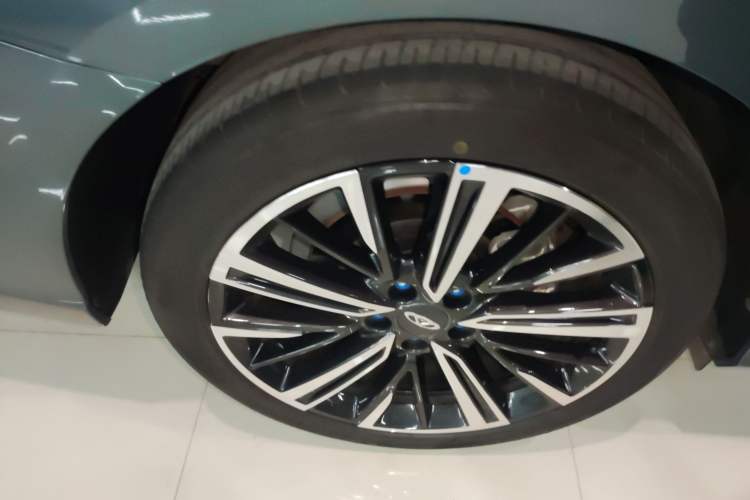 Used Chery Arrizo 8 PRO 2025 Pro 1.6T Luxury Model+ Right Rear Wheel Hub