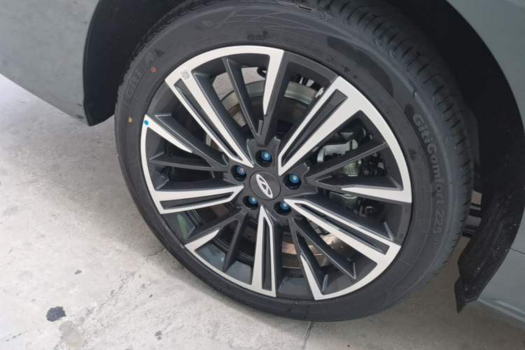 Used Chery Arrizo 8 PRO 2025 Pro 1.6T Standard Model Right Rear Wheel Hub