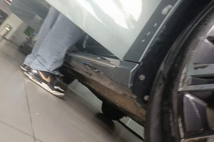Used Chery Arrizo 8 PRO 2025 Pro 1.6T Luxury Model+ Right Side Sill