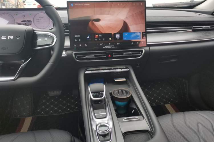 Used Chery Arrizo 8 PRO 2025 Pro 1.6T Luxury Model+ Audio And AC Panel