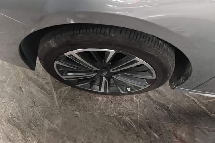 Used Chery Arrizo 8 PRO 2025 Pro 1.6T Comfort Version Left Front Wheel Hub