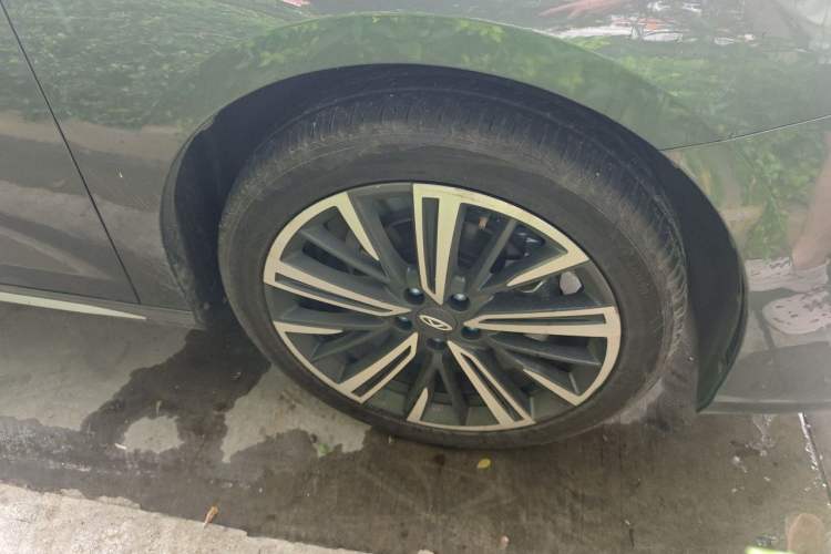 Used Chery Arrizo 8 PRO 2025 Pro 1.6T Luxury Model+ Right Front Wheel Hub