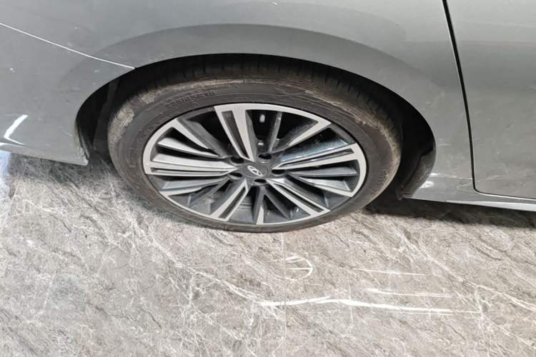Used Chery Arrizo 8 PRO 2025 Pro 1.6T Comfort Version Right Rear Wheel Hub