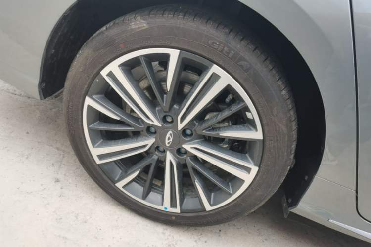 Used Chery Arrizo 8 PRO 2025 Pro 1.6T Luxury Model+ Right Rear Wheel Hub