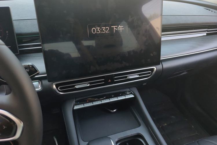 Used Chery Arrizo 8 PRO 2025 Model Pro 2.0T Luxury Version Audio And AC Panel