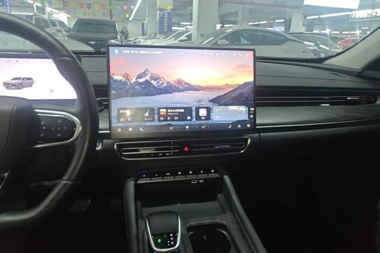 Used Chery Arrizo 8 PRO 2025 Pro 1.6T Luxury Model Audio And AC Panel