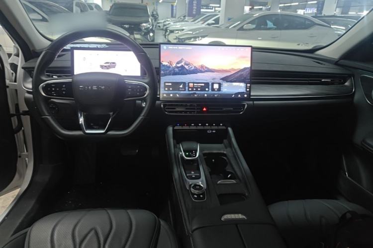 Used Chery Arrizo 8 PRO 2025 Pro 1.6T Luxury Model Center Console
