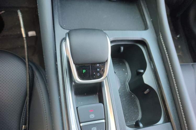 Used Chery Arrizo 8 PRO 2025 Model Pro 2.0T Luxury Version Gear Lever