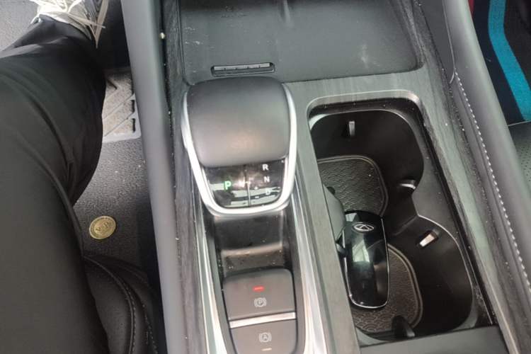 Used Chery Arrizo 8 PRO 2025 Model Pro 2.0T Prestige Version Gear Lever