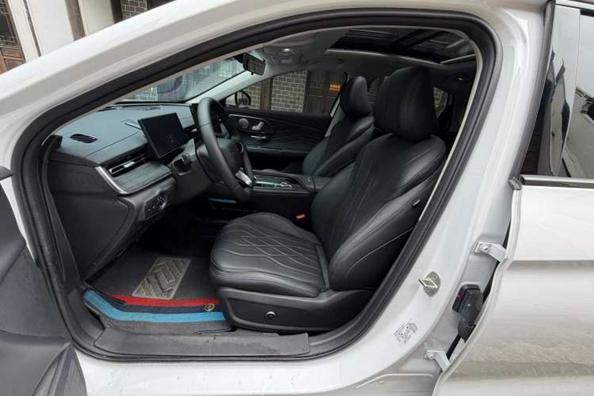 Used Chery Arrizo 8 PRO 2025 Model Pro 2.0T Prestige Version Interior 3