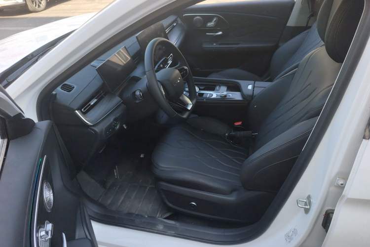Used Chery Arrizo 8 PRO 2025 Model Pro 2.0T Luxury Version Left Front Seat