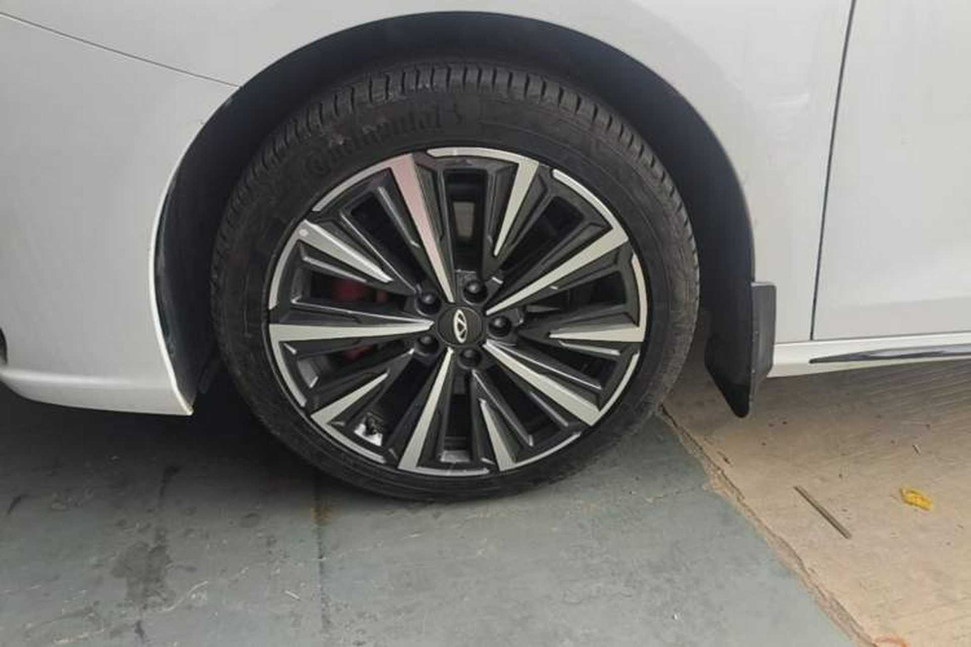 Used Chery Arrizo 8 PRO 2025 Model Pro 2.0T Prestige Version Left Front Wheel Hub