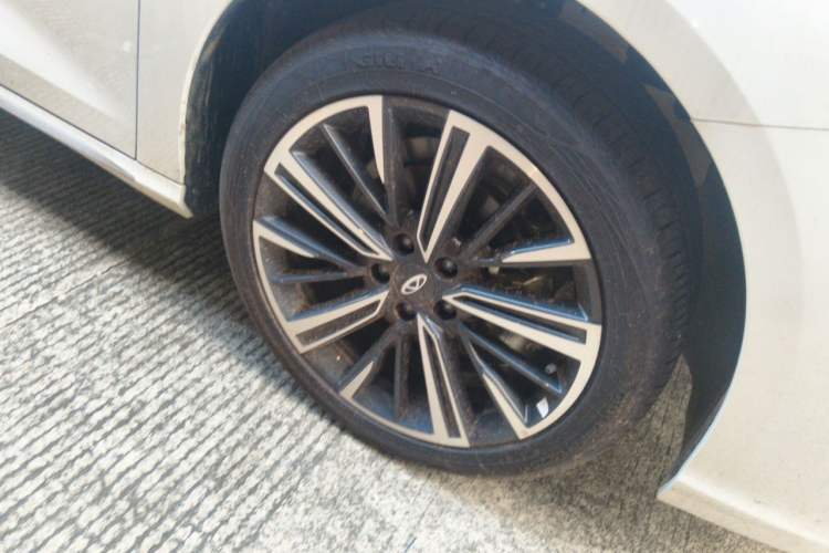 Used Chery Arrizo 8 PRO 2025 Pro 1.6T Comfort Version Right Front Wheel Hub