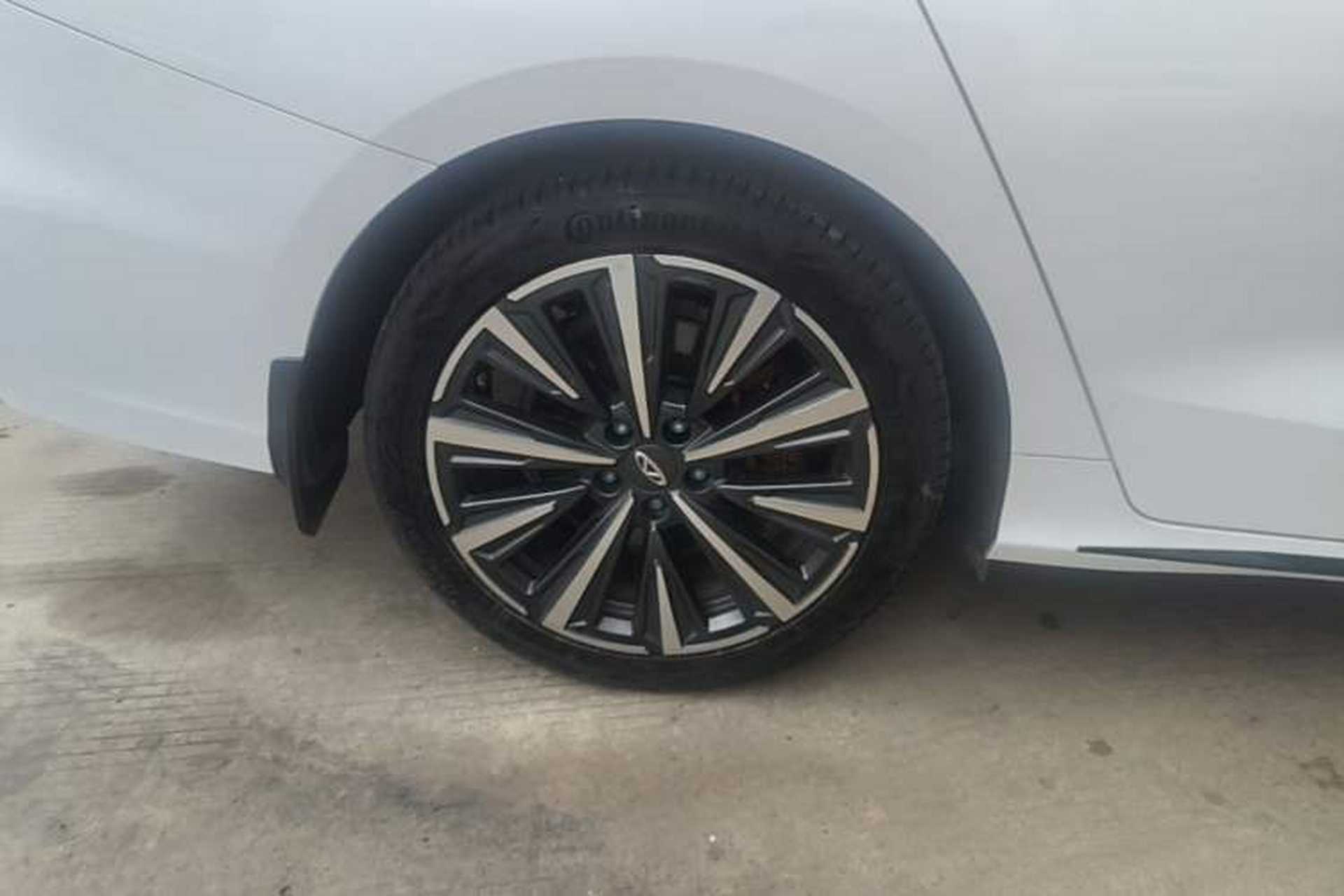 Used Chery Arrizo 8 PRO 2025 Model Pro 2.0T Prestige Version Right Rear Wheel Hub