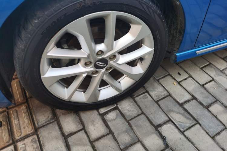 Used Chery Arrizo GX 2018 1.5T CVT Dynamic Color Version China V Standard Left Front Wheel Hub