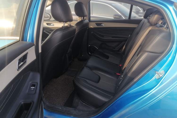 Used Chery Arrizo GX 2018 1.5T CVT Dynamic Color Version China V Standard Left Rear Seat