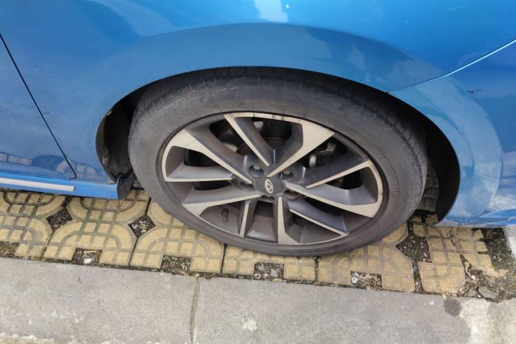 Used Chery Arrizo GX 2018 1.5T CVT Color Version China V Standard Right Front Wheel Hub