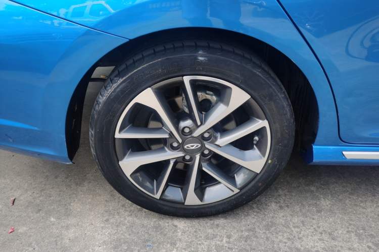 Used Chery Arrizo GX 2018 1.5T CVT Color Version China V Standard Right Rear Wheel Hub